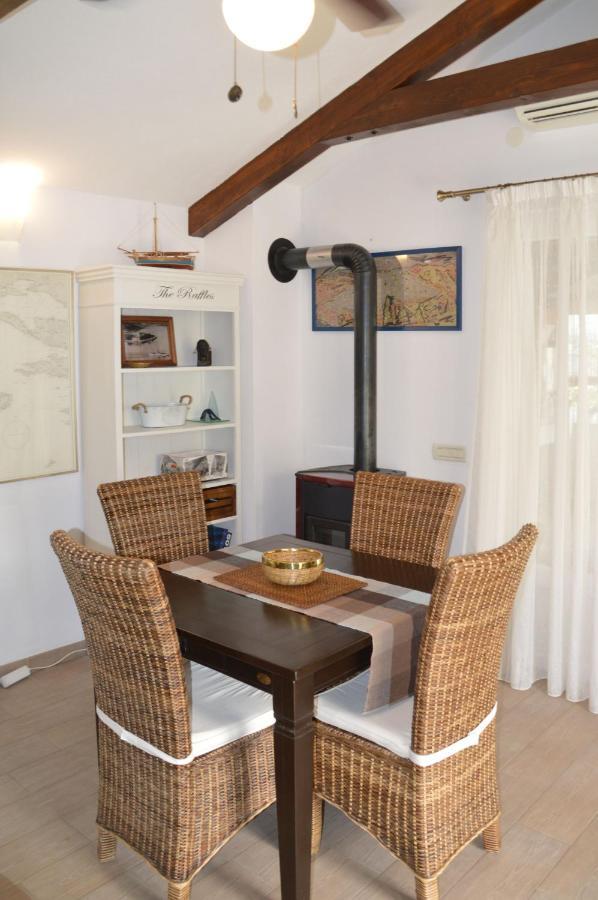 Holiday home Issa - 2 Min Walk To Kastela